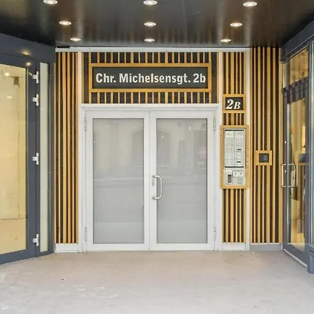 Apartment Bergen Central דירה